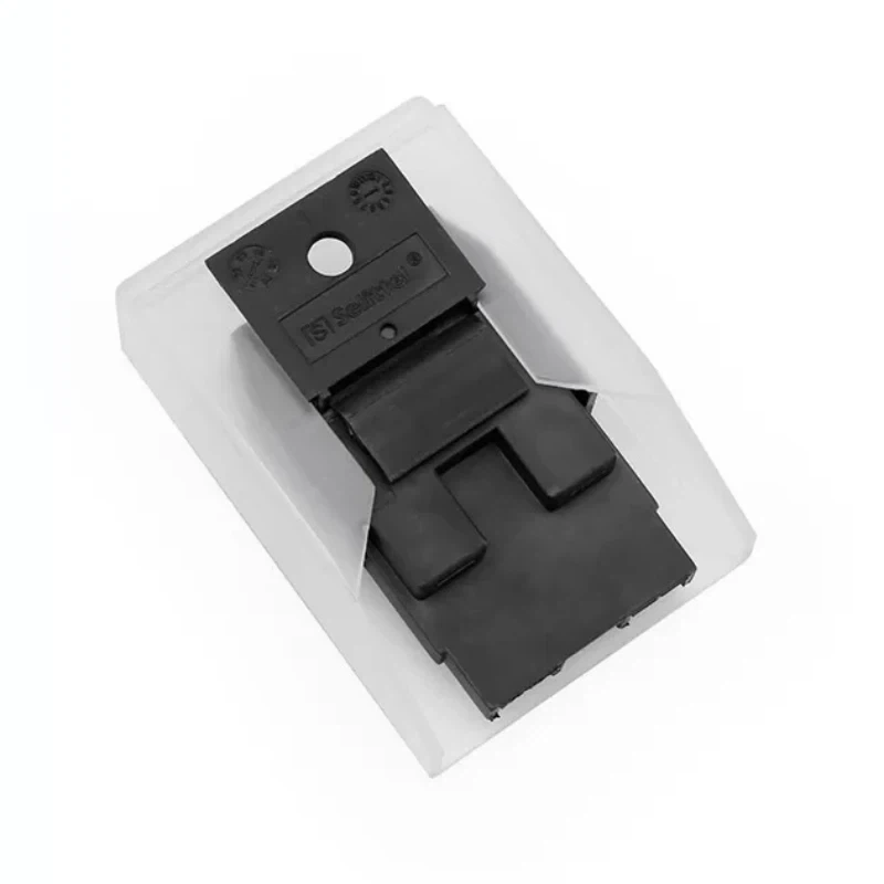 Automotive Maxi Blade Fuse Holder With Cover